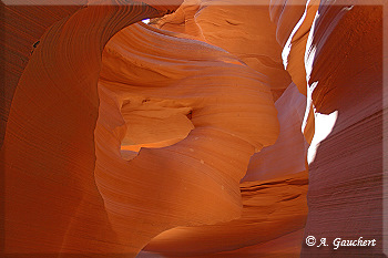 Felsloch im Lower Antelope